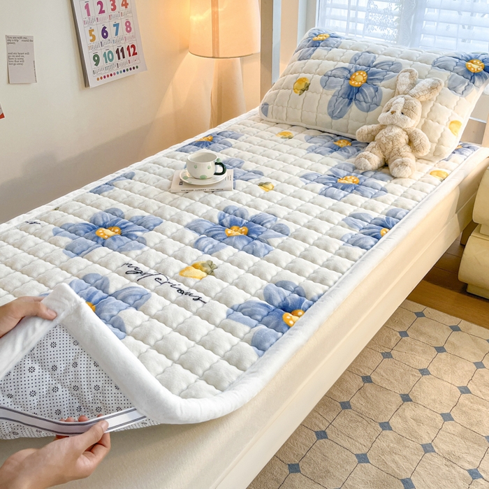 91家纺网 家纺一手货源 找家纺 莉莉安家纺 2025牛奶绒床垫褥子软垫家用加厚宿舍学生单人铺垫被冬季加绒毛毯床褥 春意盎然