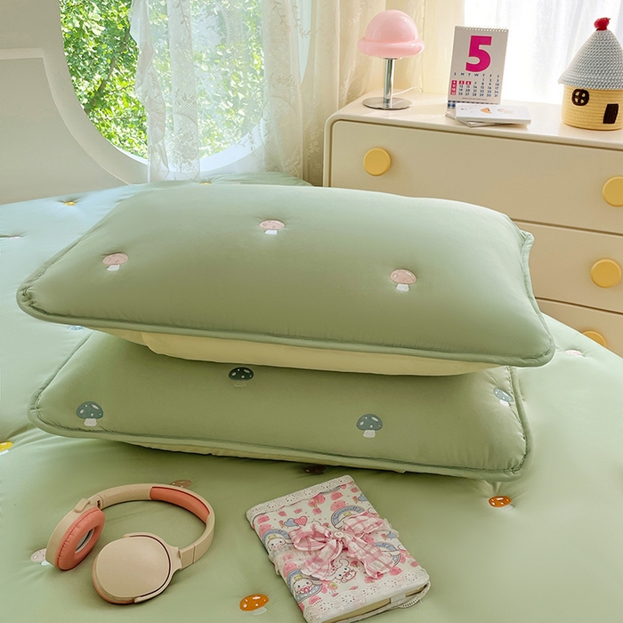 91家纺网 家纺一手货源 找家纺 梦舒羽 2025新款水洗棉刺绣夹棉床笠床笠防滑床罩床垫保护套榻榻米宿舍三件套 蘑菇屋-苹果绿