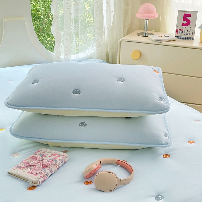 91家纺网 家纺一手货源 找家纺 梦舒羽 2025新款水洗棉刺绣夹棉床笠床笠防滑床罩床垫保护套榻榻米宿舍三件套 蘑菇屋-星空蓝