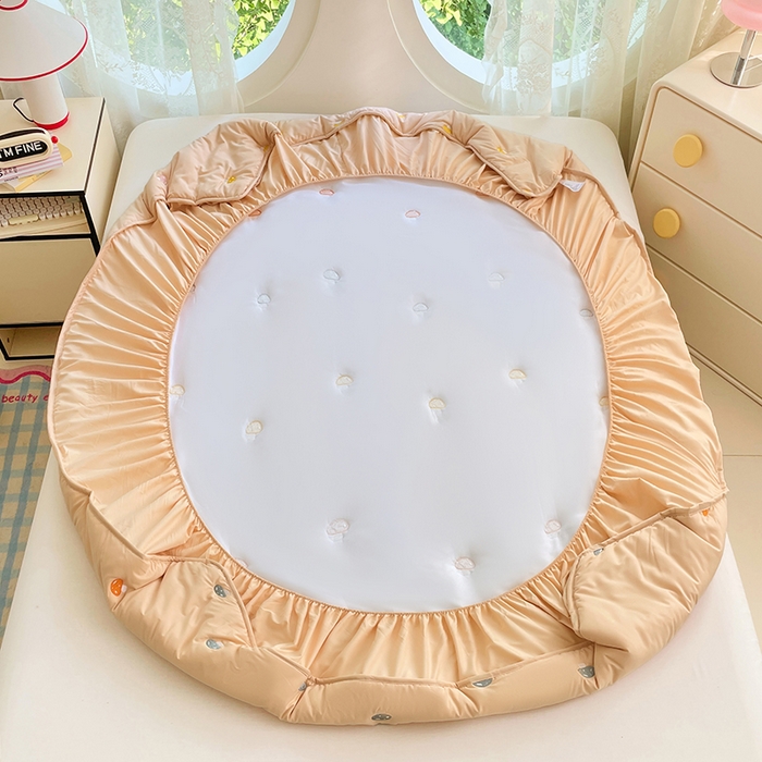 91家纺网 家纺一手货源 找家纺 梦舒羽 2025新款水洗棉刺绣夹棉床笠床笠防滑床罩床垫保护套榻榻米宿舍三件套 蘑菇屋-奶茶咖