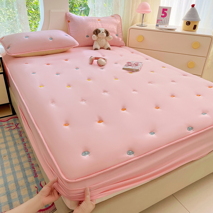 91家纺网 家纺一手货源 找家纺 （总）梦舒羽 2025新款水洗棉刺绣夹棉床笠床笠防滑床罩床垫保护套榻榻米宿舍三件套