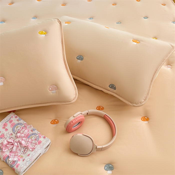 91家纺网 家纺一手货源 找家纺 梦舒羽 2025新款水洗棉刺绣夹棉枕套加厚宿舍学生枕头套枕芯套 蘑菇屋-奶茶咖