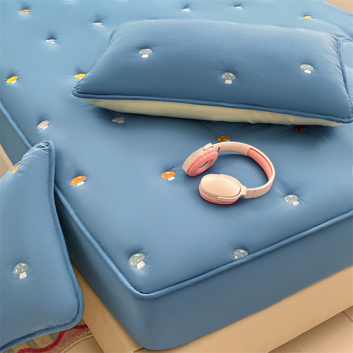 91家纺网 家纺一手货源 找家纺 梦舒羽 2025新款水洗棉刺绣夹棉枕套加厚宿舍学生枕头套枕芯套 蘑菇屋-藏青蓝