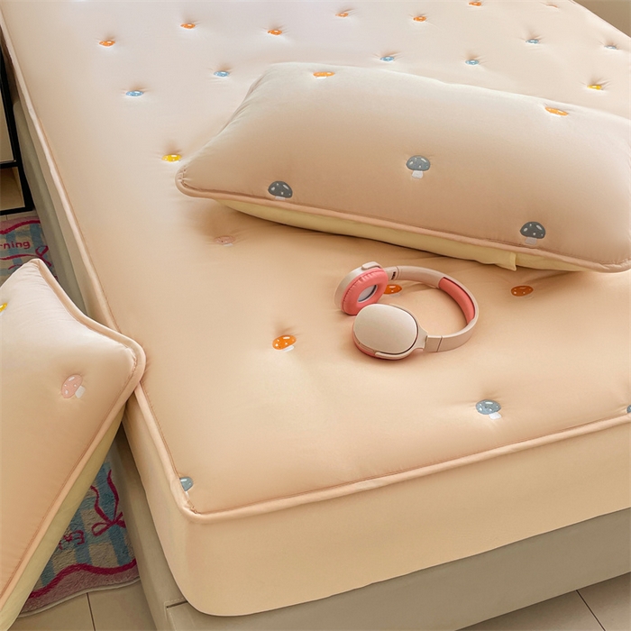 91家纺网 家纺一手货源 找家纺 梦舒羽 2025新款水洗棉刺绣夹棉枕套加厚宿舍学生枕头套枕芯套 蘑菇屋-奶茶咖