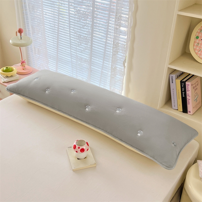 91家纺网 家纺一手货源 找家纺 梦舒羽 2025新款水洗棉刺绣双人夹棉枕套加厚学生情侣1.5m枕头套1.8米枕芯套 蘑菇屋-高级灰