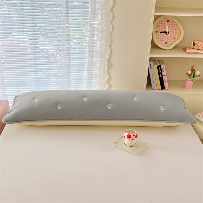 91家纺网 家纺一手货源 找家纺 梦舒羽 2025新款水洗棉刺绣双人夹棉枕套加厚学生情侣1.5m枕头套1.8米枕芯套 蘑菇屋-高级灰