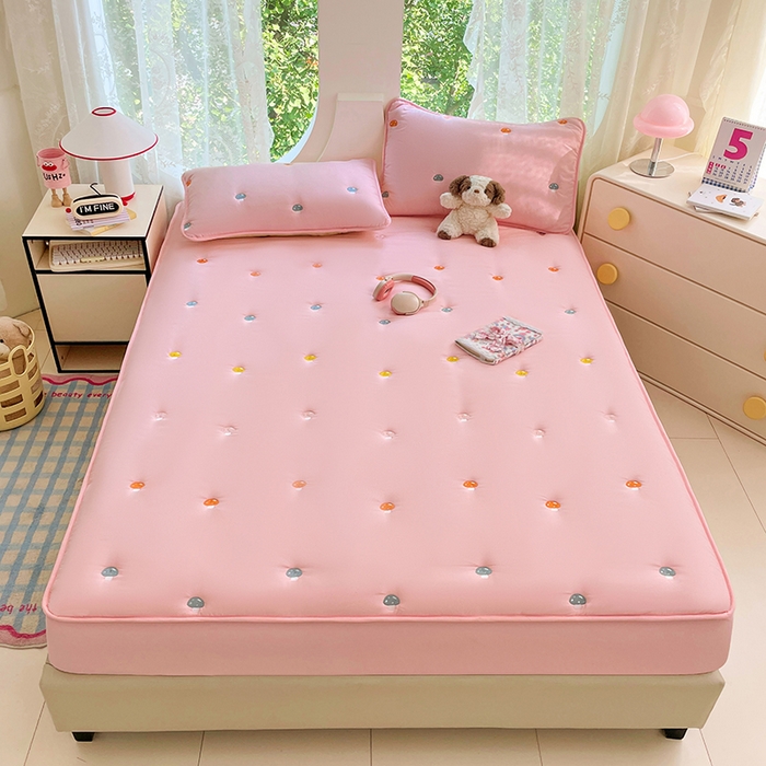 91家纺网 家纺一手货源 找家纺 （总）梦舒羽 2025新款水洗棉刺绣夹棉床笠床笠防滑床罩床垫保护套榻榻米宿舍三件套