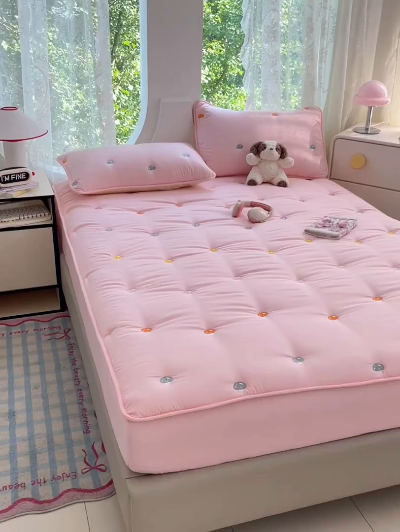 91家纺网 家纺一手货源 找家纺 梦舒羽 2025新款水洗棉刺绣双人夹棉枕套加厚学生情侣1.5m枕头套1.8米枕芯套 蘑菇屋-凝香粉