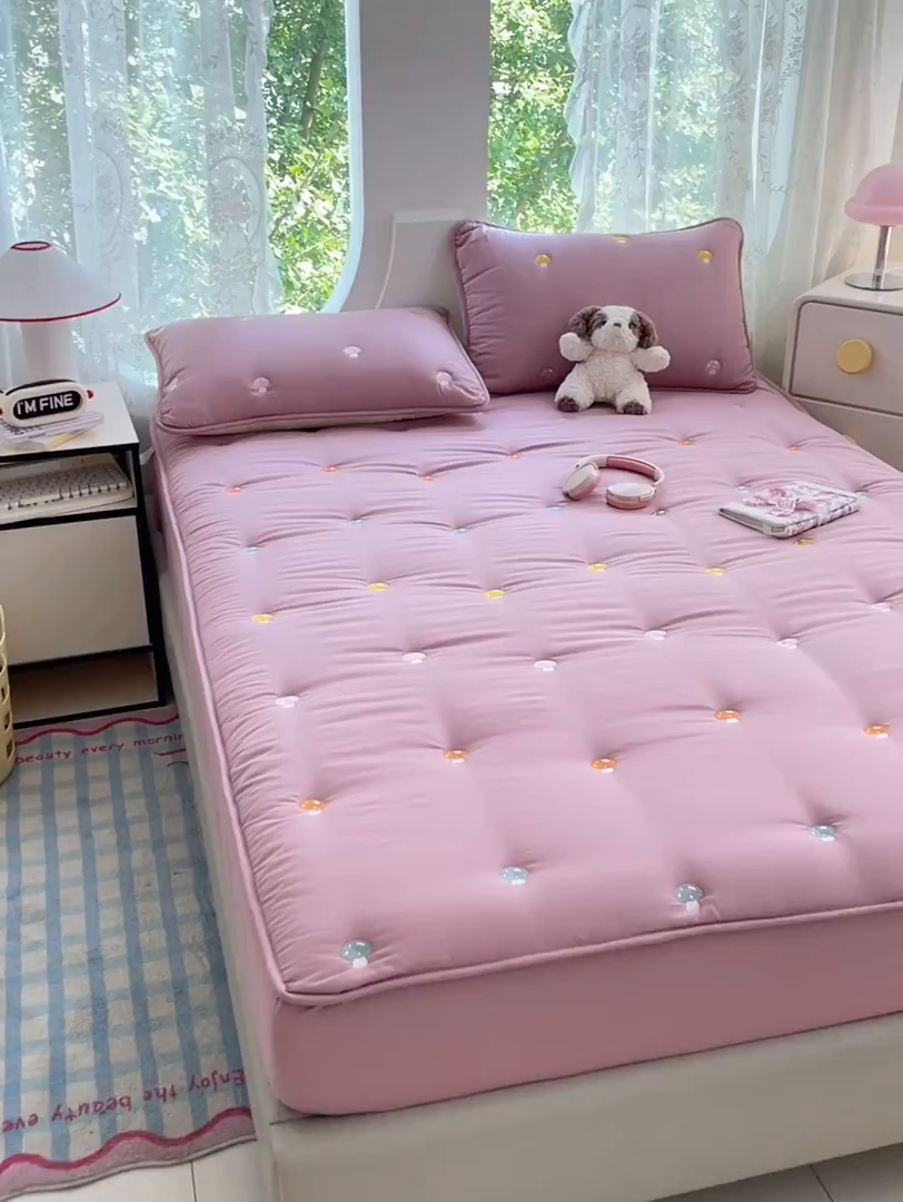 91家纺网 家纺一手货源 找家纺 梦舒羽 2025新款水洗棉刺绣双人夹棉枕套加厚学生情侣1.5m枕头套1.8米枕芯套 蘑菇屋-玫瑰红