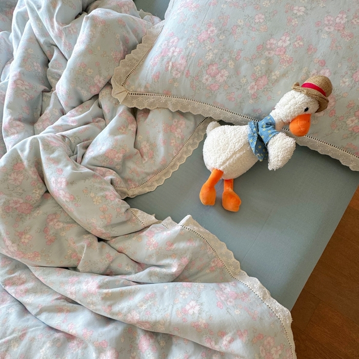 91家纺网 家纺一手货源 找家纺 8+8 2025新款全棉纯棉双层纱镂空花边/皱皱花边四件套 花边款-莱茵河畔