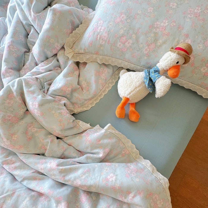 91家纺网 家纺一手货源 找家纺 8+8 2025新款全棉纯棉双层纱镂空花边/皱皱花边四件套 花边款-莱茵河畔