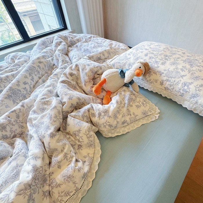 91家纺网 家纺一手货源 找家纺 8+8 2025新款全棉纯棉双层纱镂空花边/皱皱花边四件套 花边款-南山南