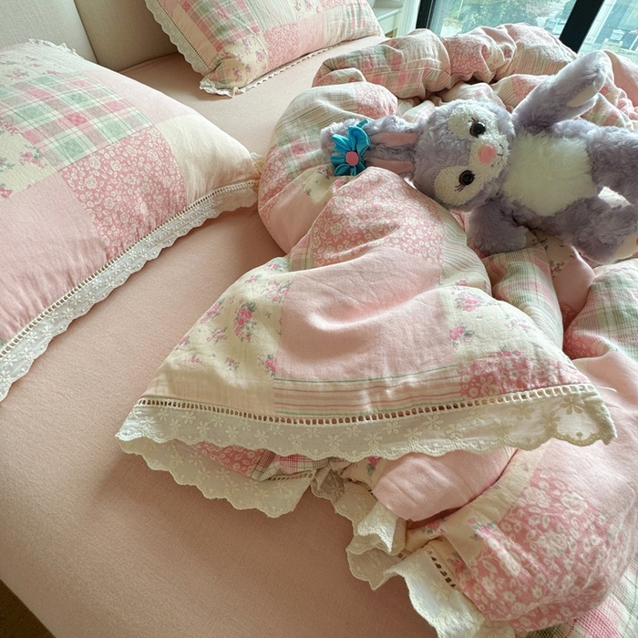 91家纺网 家纺一手货源 找家纺 8+8 2025新款全棉纯棉双层纱镂空花边/皱皱花边四件套 花边款-田野少女