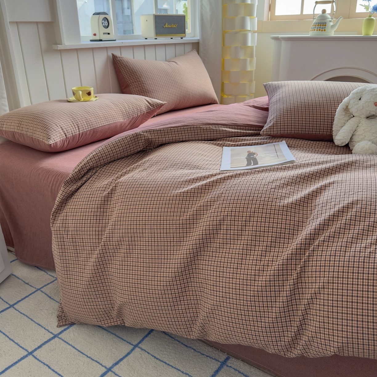 91家纺网 家纺一手货源 找家纺 晚依家纺 2025新款A类全棉色织水洗棉四件套纯棉格子纯色被套学生宿舍三件套定制定做 沐风-粉红