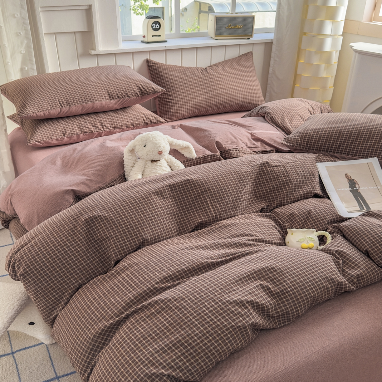 91家纺网 家纺一手货源 找家纺 晚依家纺 2025新款A类全棉色织水洗棉四件套纯棉格子纯色被套学生宿舍三件套定制定做 沐风-焦糖