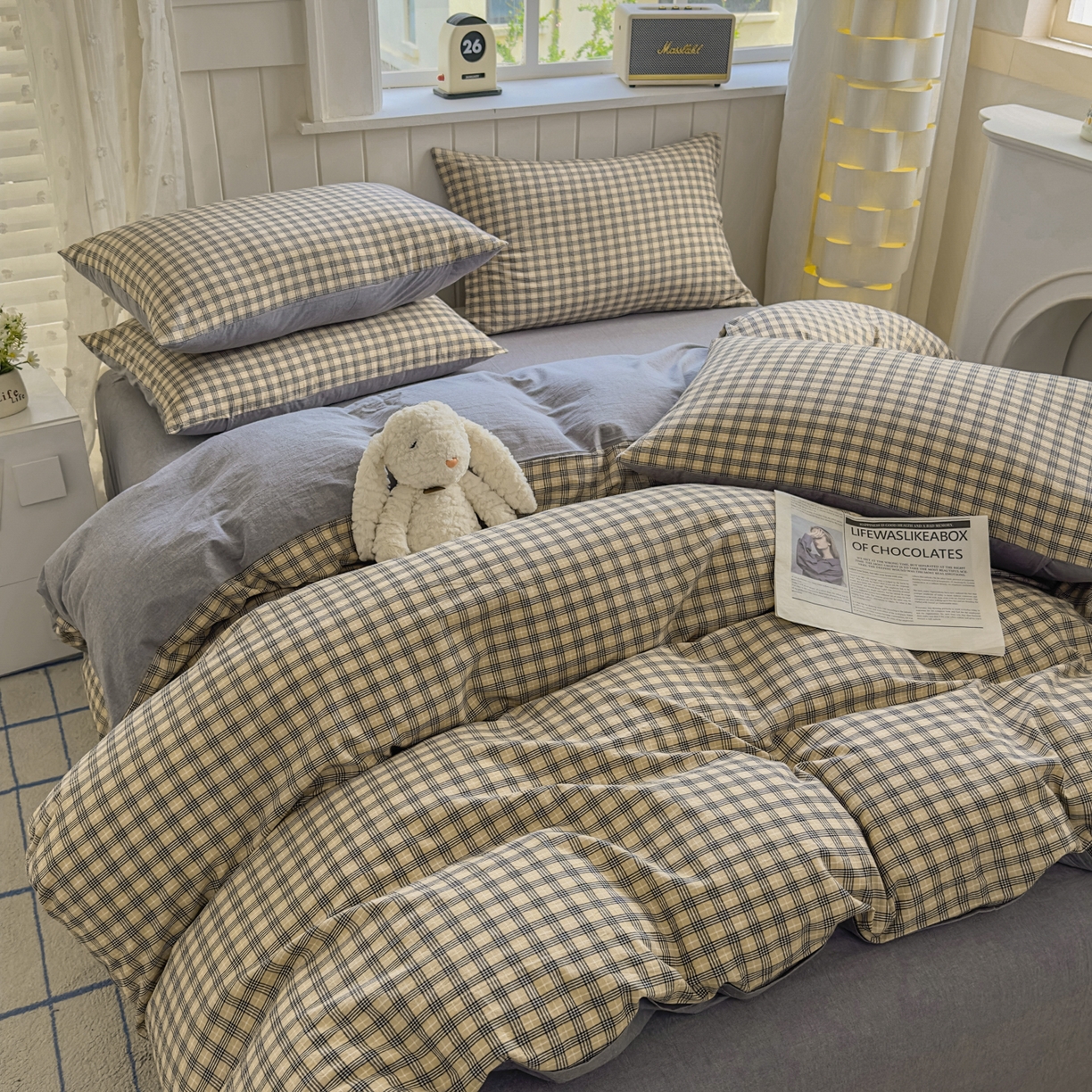 91家纺网 家纺一手货源 找家纺 晚依家纺 2025新款A类全棉色织水洗棉四件套纯棉格子纯色被套学生宿舍三件套定制定做 春野-咖灰