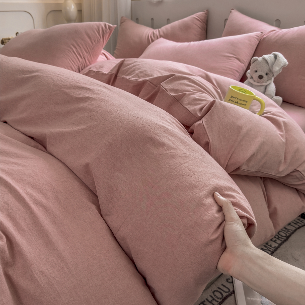 91家纺网 家纺一手货源 找家纺 晚依家纺 2025新款A类全棉色织水洗棉四件套纯棉格子纯色被套学生宿舍三件套定制定做 纯色-藕粉