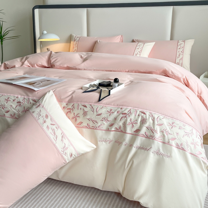 91家纺网 家纺一手货源 找家纺 桃园 2025新款纯棉全棉长绒棉磨毛不掉毛四件套高端礼盒--花漾系列（包含买家秀） 少女粉