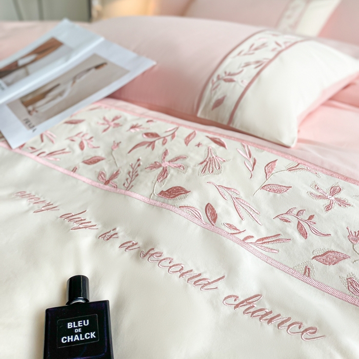 91家纺网 家纺一手货源 找家纺 桃园 2025新款纯棉全棉长绒棉磨毛不掉毛四件套高端礼盒--花漾系列（包含买家秀） 少女粉