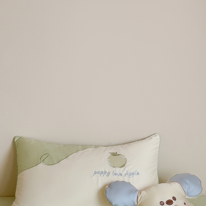 91家纺网 家纺一手货源 找家纺 紫桐 Lila lndus2025新款绣花款四件套-苹果狗 白拼绿