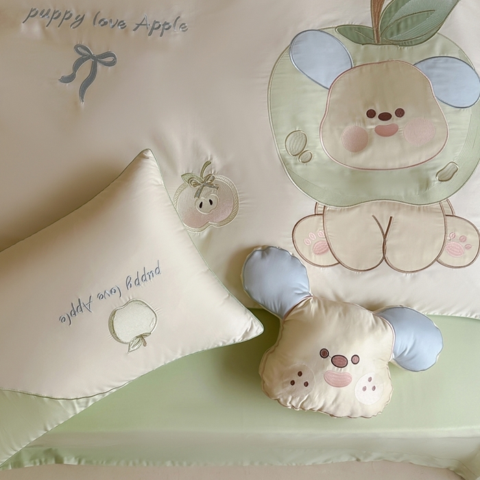 91家纺网 家纺一手货源 找家纺 紫桐 Lila lndus2025新款绣花款四件套-苹果狗 白拼绿