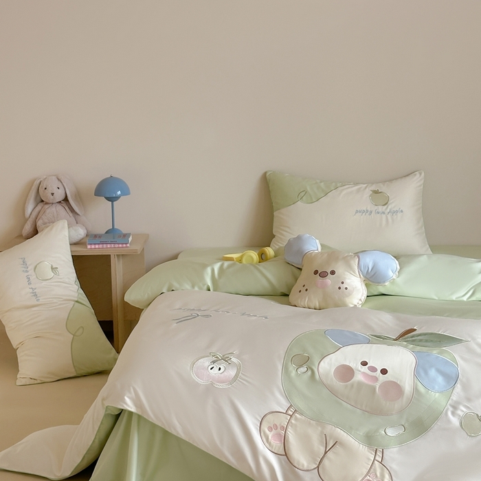 91家纺网 家纺一手货源 找家纺 紫桐 Lila lndus2025新款绣花款四件套-苹果狗 白拼绿