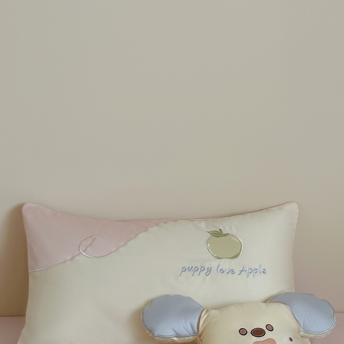 91家纺网 家纺一手货源 找家纺 紫桐 Lila lndus2025新款绣花款四件套-苹果狗 白拼粉