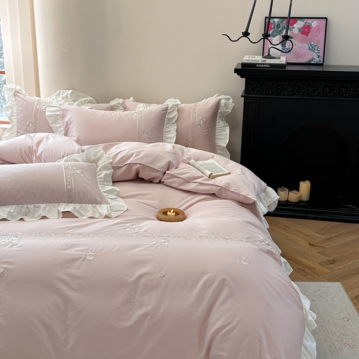 91家纺网 家纺一手货源 找家纺 紫桐 Lila lndus2025新款绣花款四件套-知许 粉色