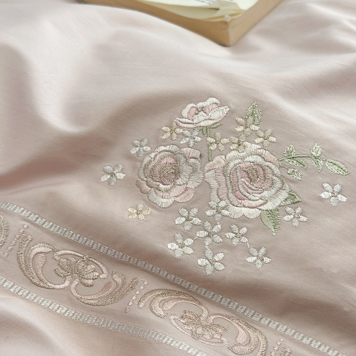 91家纺网 家纺一手货源 找家纺 紫桐 Lila lndus2025新款绣花款四件套-知许 粉色