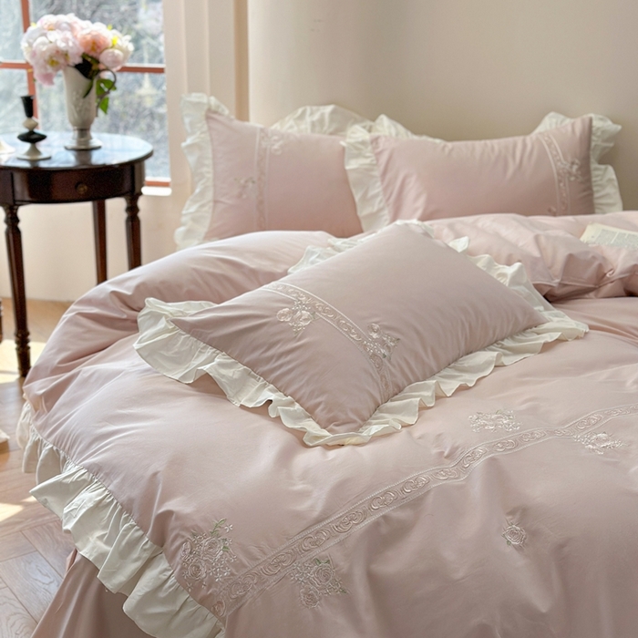 91家纺网 家纺一手货源 找家纺 紫桐 Lila lndus2025新款绣花款四件套-知许 粉色