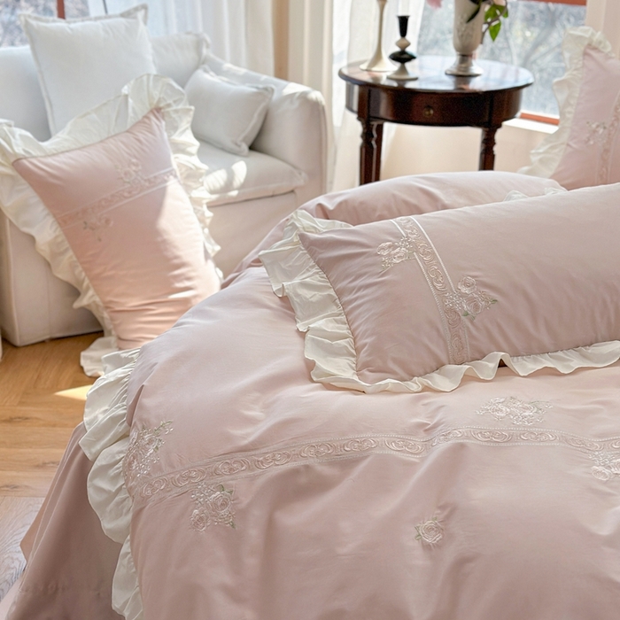 91家纺网 家纺一手货源 找家纺 紫桐 Lila lndus2025新款绣花款四件套-知许 粉色