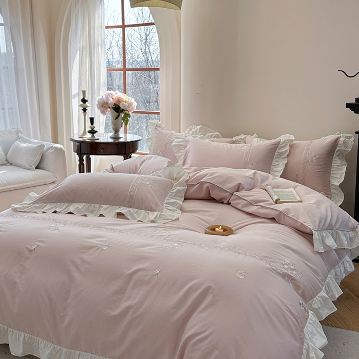 91家纺网 家纺一手货源 找家纺 紫桐 Lila lndus2025新款绣花款四件套-知许 粉色