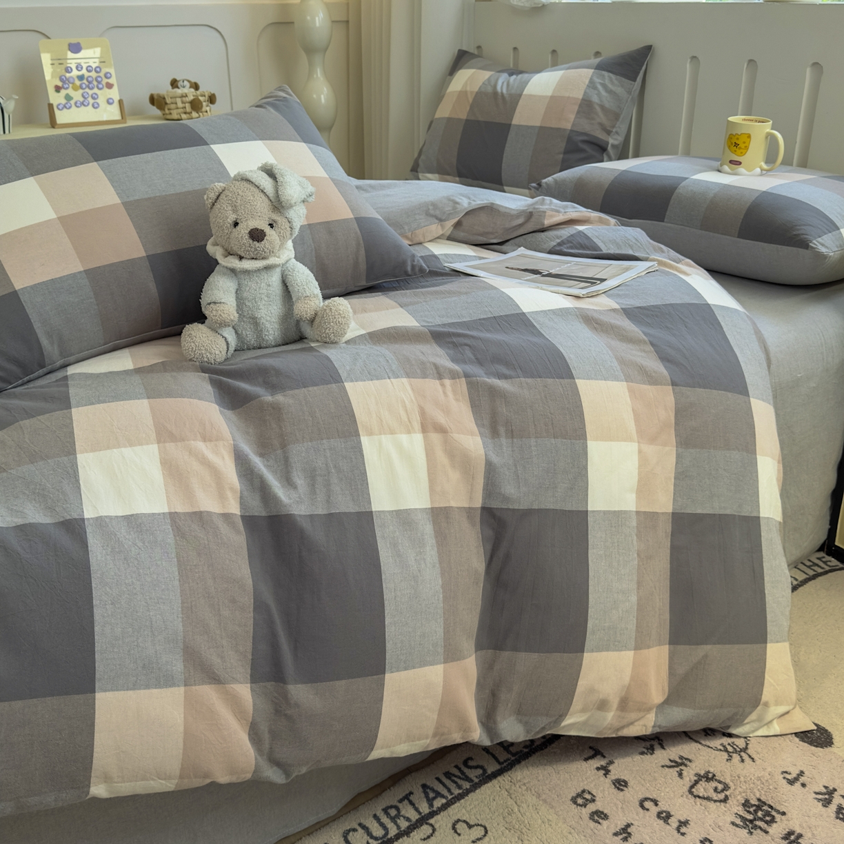 91家纺网 家纺一手货源 找家纺 晚依家纺 2025新款A类全棉色织水洗棉四件套纯棉格子纯色被套学生宿舍三件套定制定做 洛伊-灰咖大格