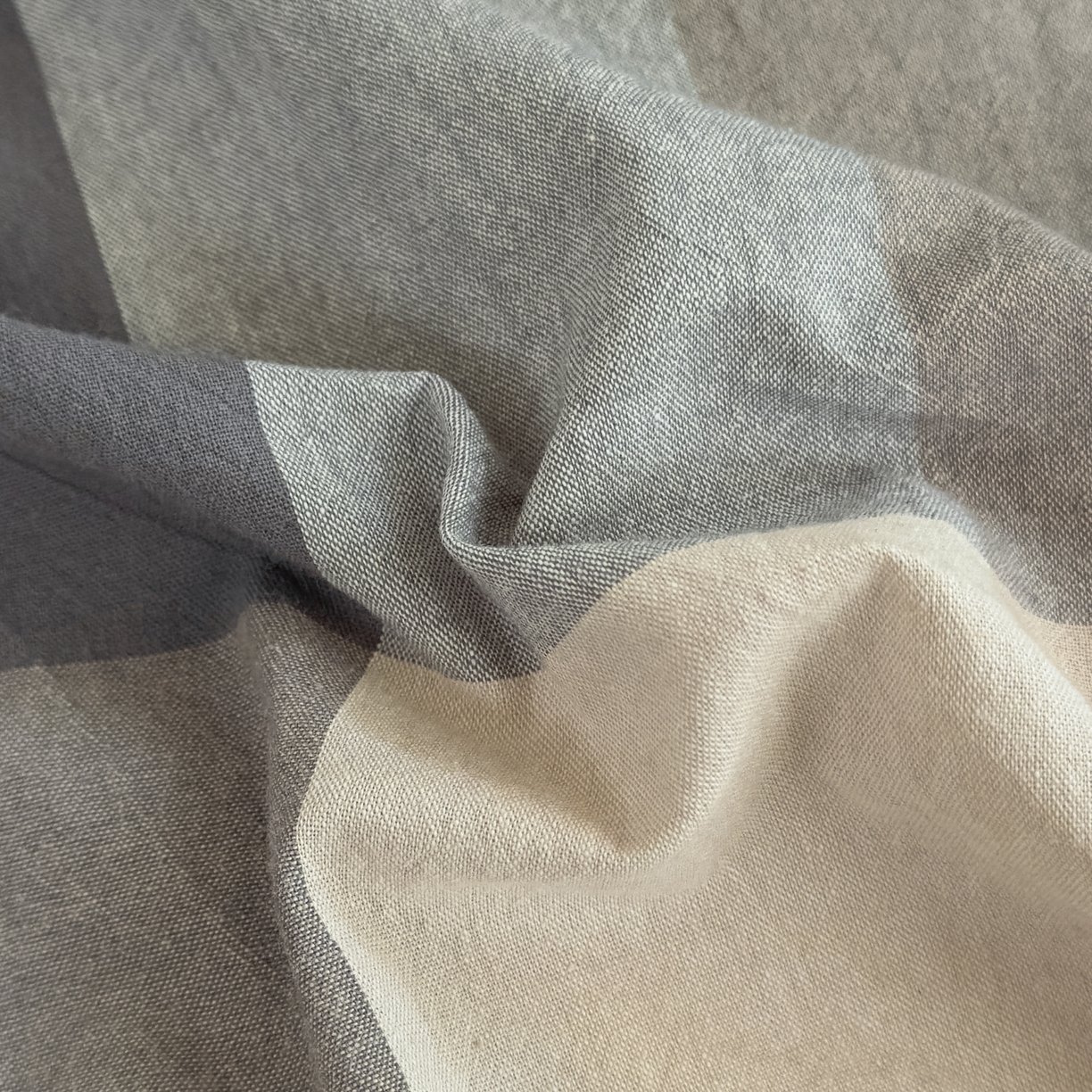 91家纺网 家纺一手货源 找家纺 晚依家纺 2025新款A类全棉色织水洗棉四件套纯棉格子纯色被套学生宿舍三件套定制定做 洛伊-灰咖大格