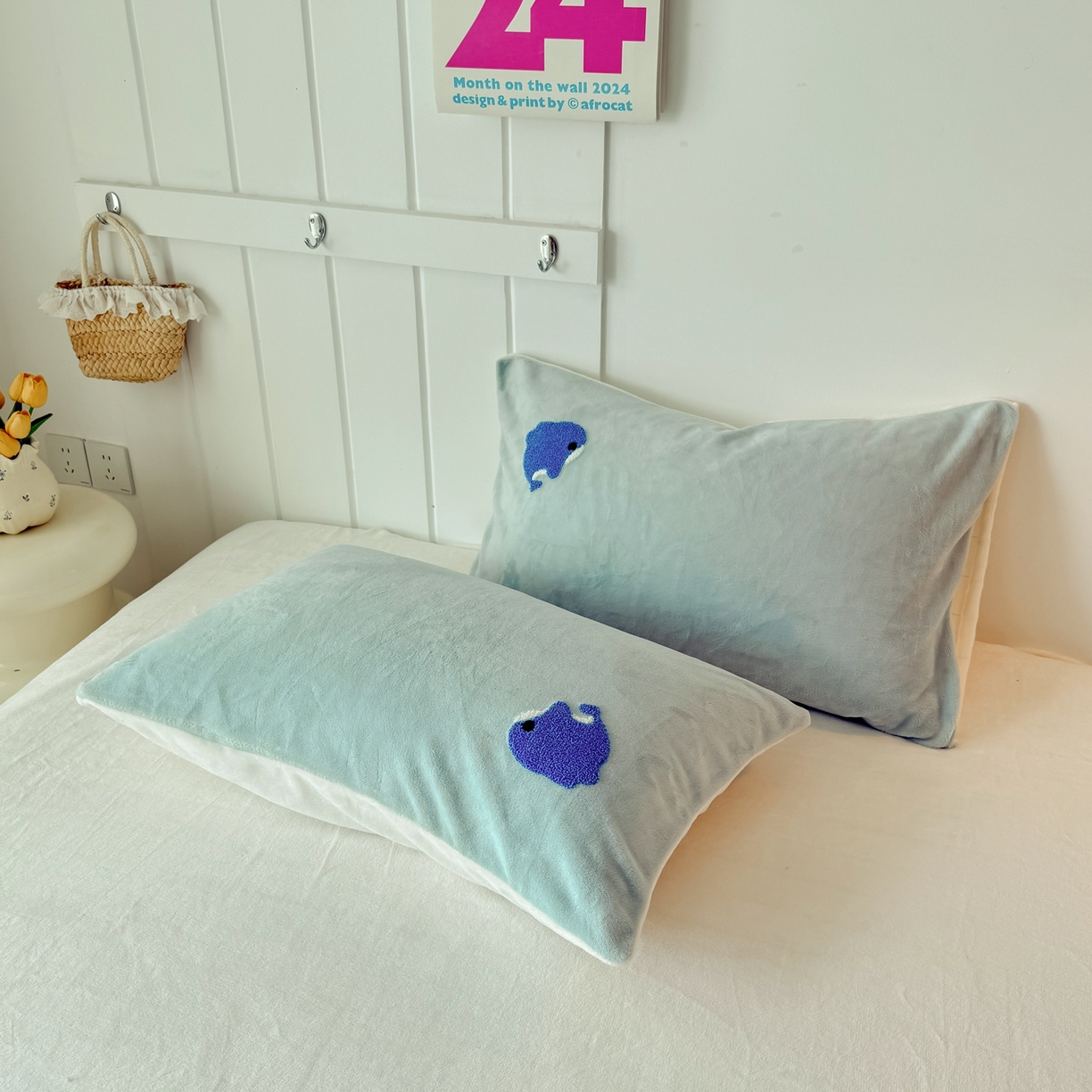 91家纺网 家纺一手货源 找家纺 莱凯家纺 2025新款毛巾绣牛奶绒四件套 鲨鱼宝宝