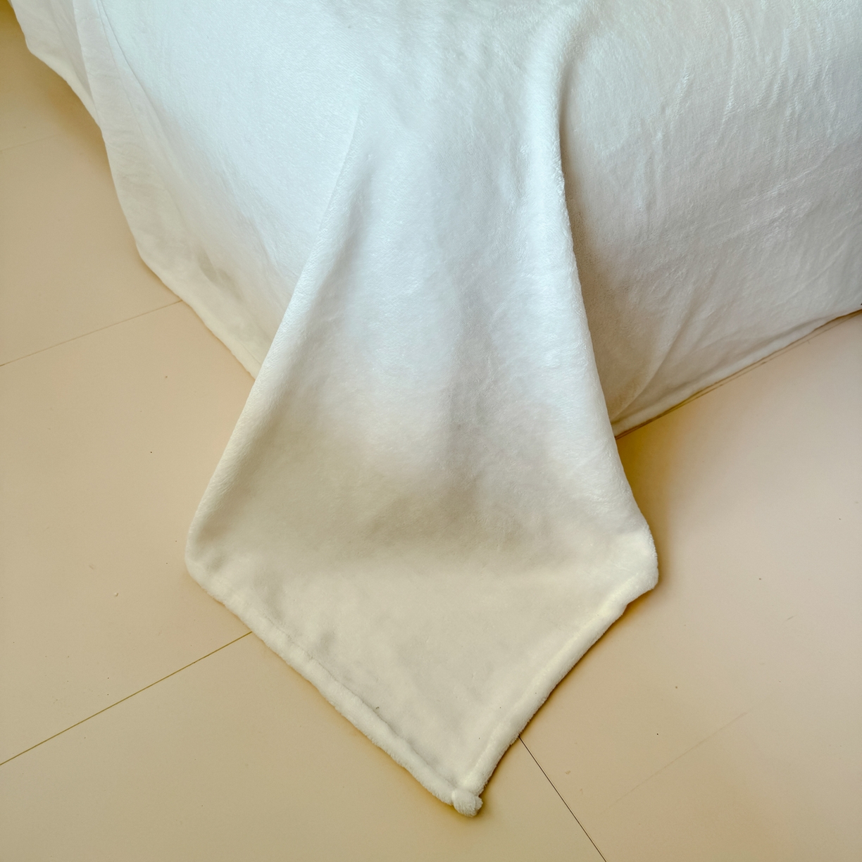 91家纺网 家纺一手货源 找家纺 莱凯家纺 2025新款毛巾绣牛奶绒四件套 鲨鱼宝宝