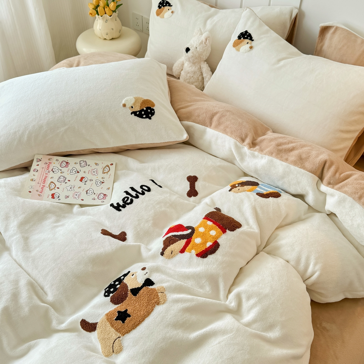 91家纺网 家纺一手货源 找家纺 莱凯家纺 2025新款毛巾绣牛奶绒四件套 腊肠萌犬