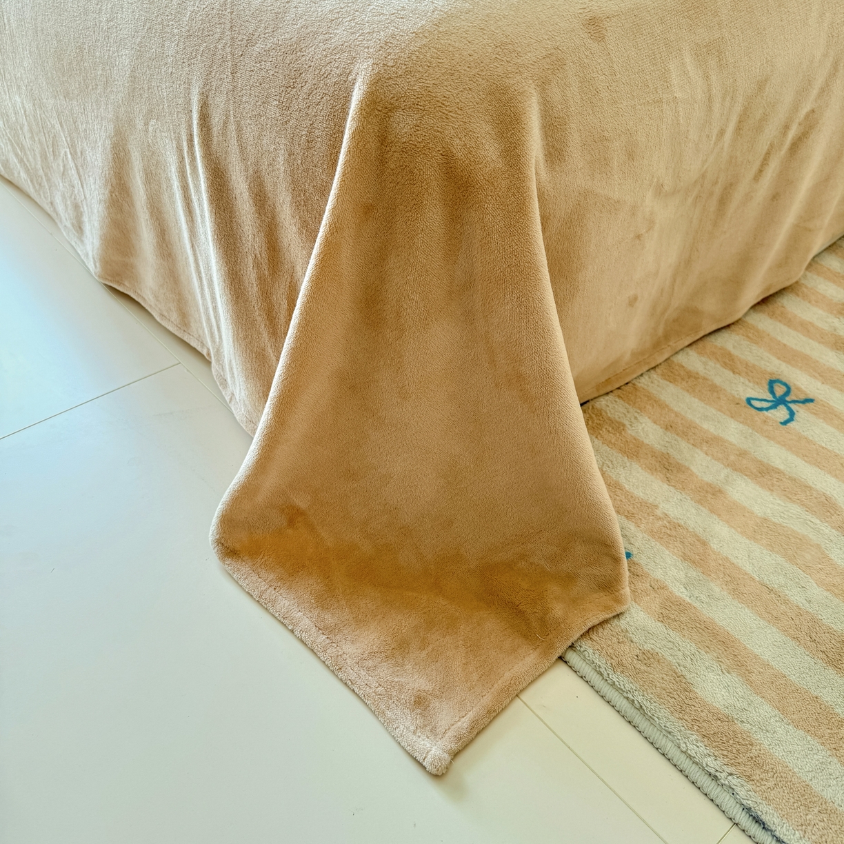 91家纺网 家纺一手货源 找家纺 莱凯家纺 2025新款毛巾绣牛奶绒四件套 遨游太空