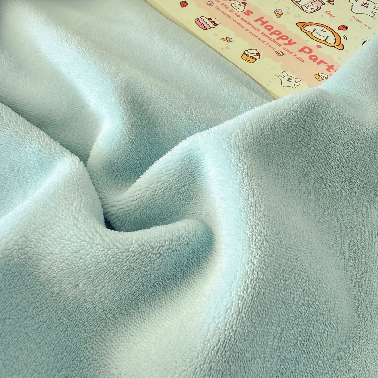 91家纺网 家纺一手货源 找家纺 莱凯家纺 2025新款毛巾绣牛奶绒四件套 鲨鱼宝宝