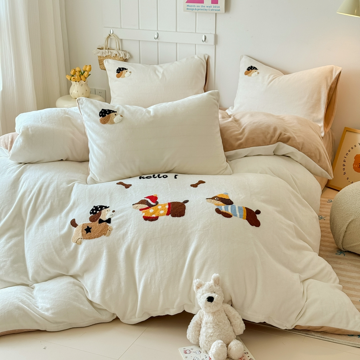 91家纺网 家纺一手货源 找家纺 莱凯家纺 2025新款毛巾绣牛奶绒四件套 腊肠萌犬