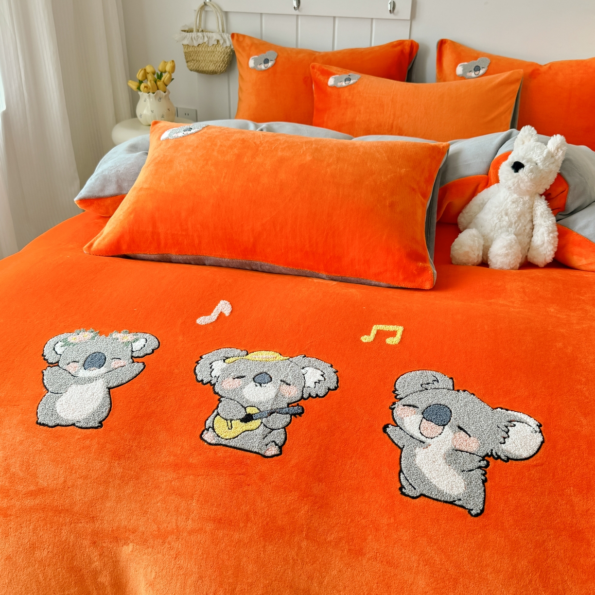 91家纺网 家纺一手货源 找家纺 莱凯家纺 2025新款毛巾绣牛奶绒四件套 音乐考拉