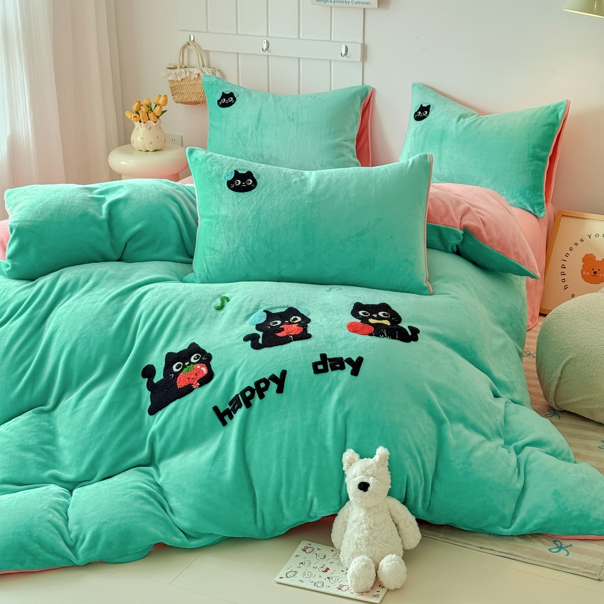 91家纺网 家纺一手货源 找家纺 莱凯家纺 2025新款毛巾绣牛奶绒四件套 苹果猫