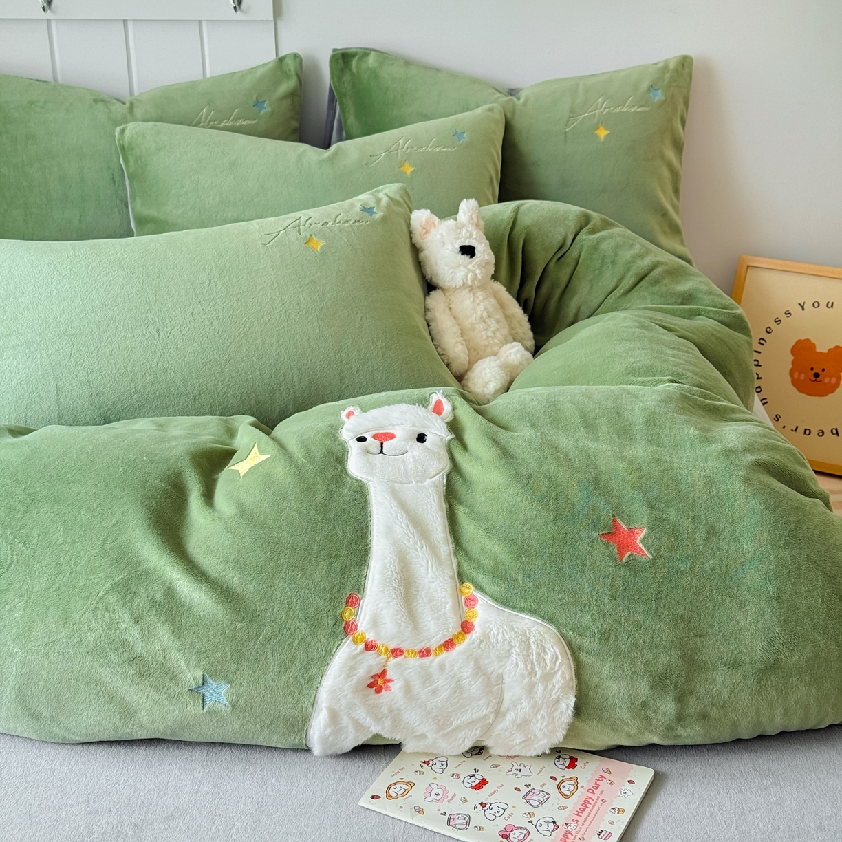 91家纺网 家纺一手货源 找家纺 （总）莱凯家纺 2025新款贴布绣牛奶绒四件套