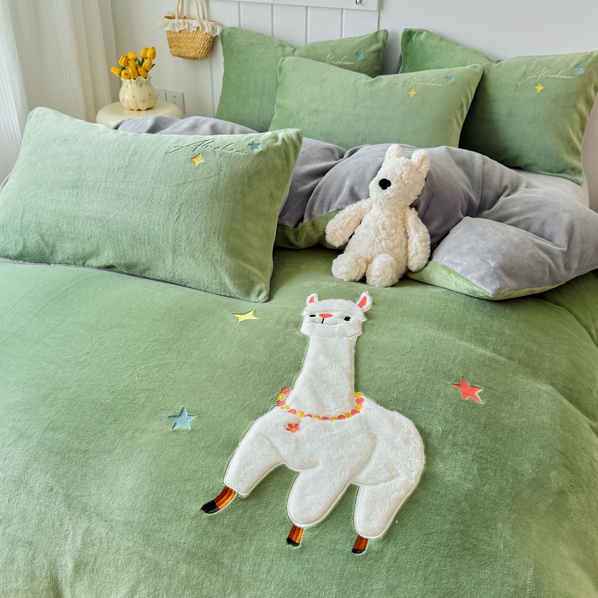 91家纺网 家纺一手货源 找家纺 （总）莱凯家纺 2025新款贴布绣牛奶绒四件套