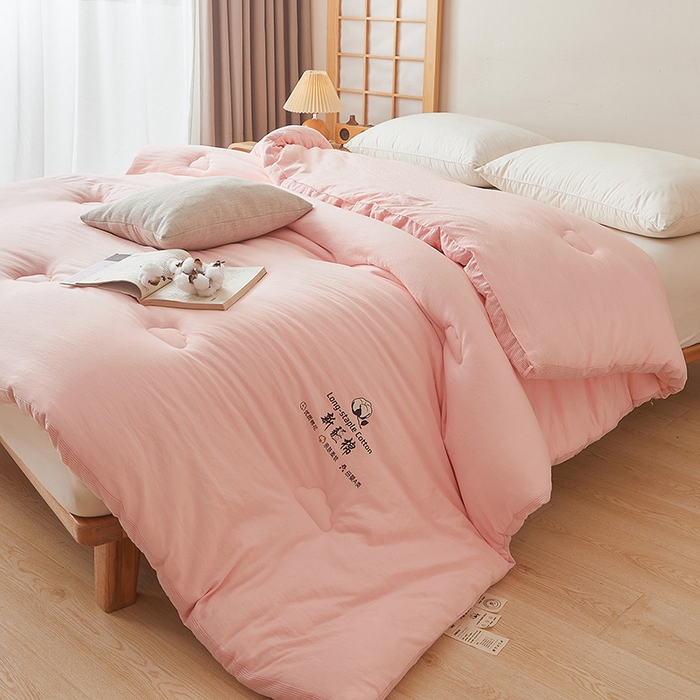 91家纺网 家纺一手货源 找家纺 鸣创 2025新款100%新疆棉花被无印风冬被被芯立体被子春秋被直播 新疆棉-粉色