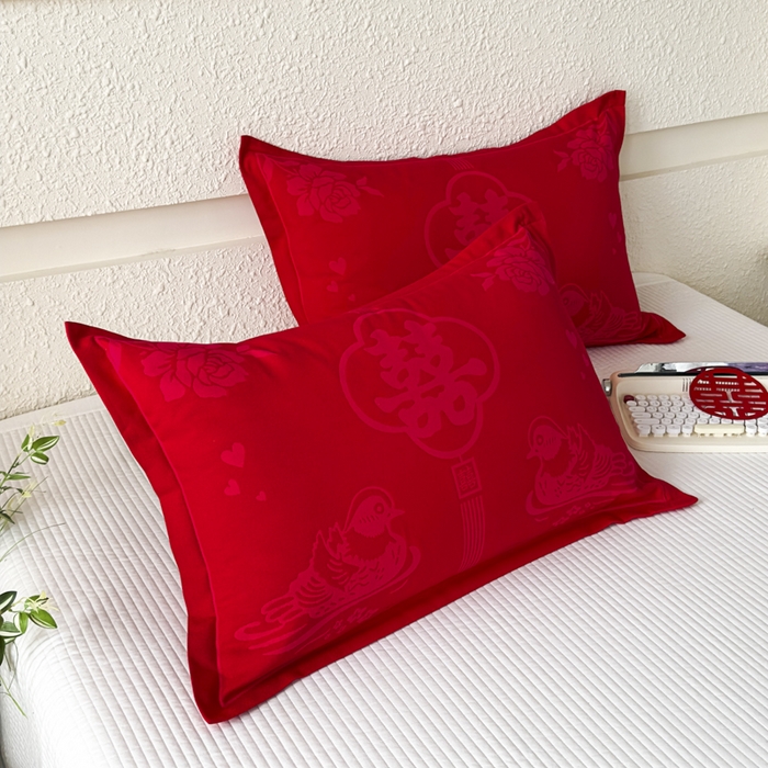 91家纺网 家纺一手货源 找家纺 悦然毛巾被 2025新款婚庆大红三层全棉纱布枕套 欢喜鸳鸯