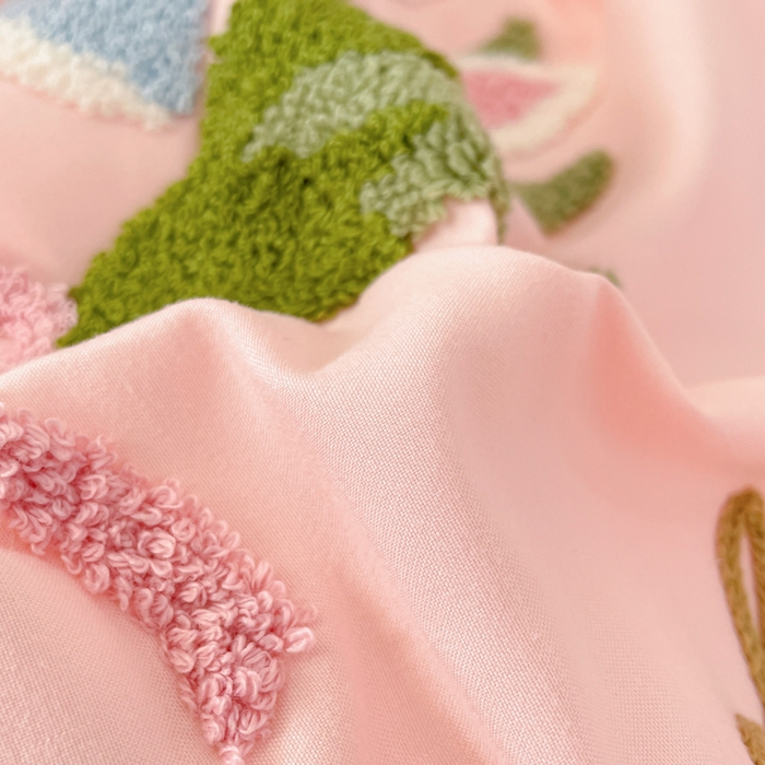 91家纺网 家纺一手货源 找家纺 易禾家纺 2025新款韩版小清新毛巾绣水洗棉四件套学生宿舍三件套铃兰小兔系列（专板花型） 铃兰小兔-粉