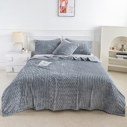 悦织湾家纺 2025新款280克重金龟绒毛毯牛奶绒格子条纹抽条盖毯休闲沙发毯披肩小毯子跨境专供可打卷压缩 金龟绒-湖蓝