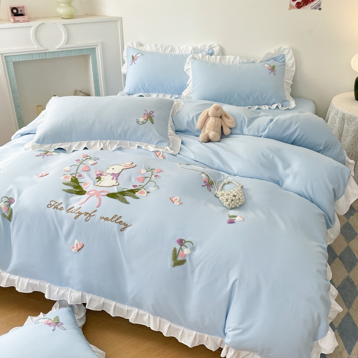 91家纺网 家纺一手货源 找家纺 易禾家纺 2025新款韩版小清新毛巾绣水洗棉四件套学生宿舍三件套铃兰小兔系列（专板花型） 铃兰小兔-蓝