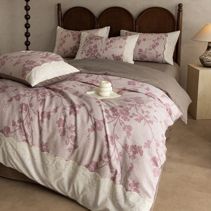 91家纺网 家纺一手货源 找家纺 迷尚家居 2025新款复古色织仿棉麻全棉花边四件套 俏颜-棉麻